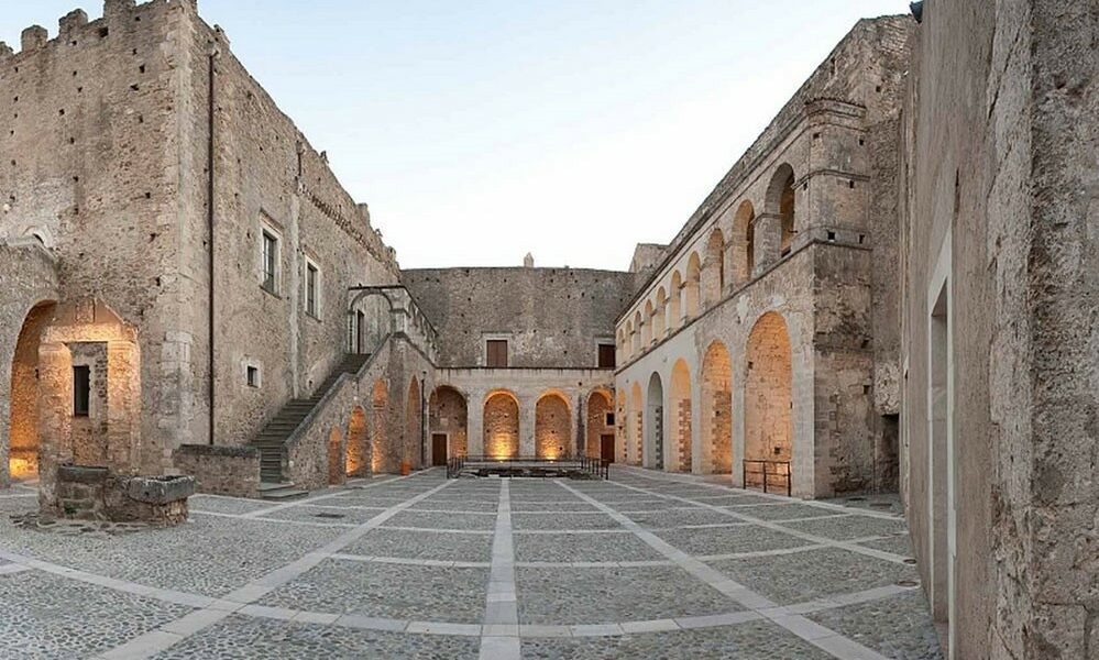 Miglionico Castello Malconsiglio comune nucleo valutazione